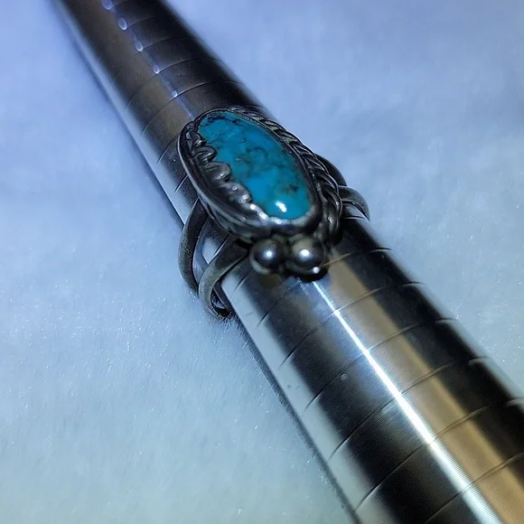 5g Vtg Native American Old Pawn Turquoise And Sterling Silver Size 7 Ladies Ring - Picture 5 of 16